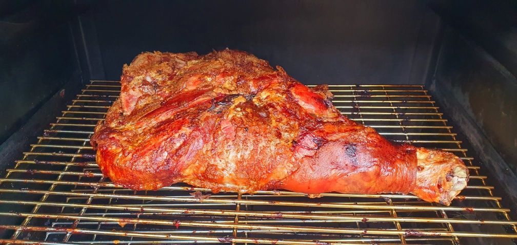 Afumătoare,  cuptor carbuni, gratar, smoker.