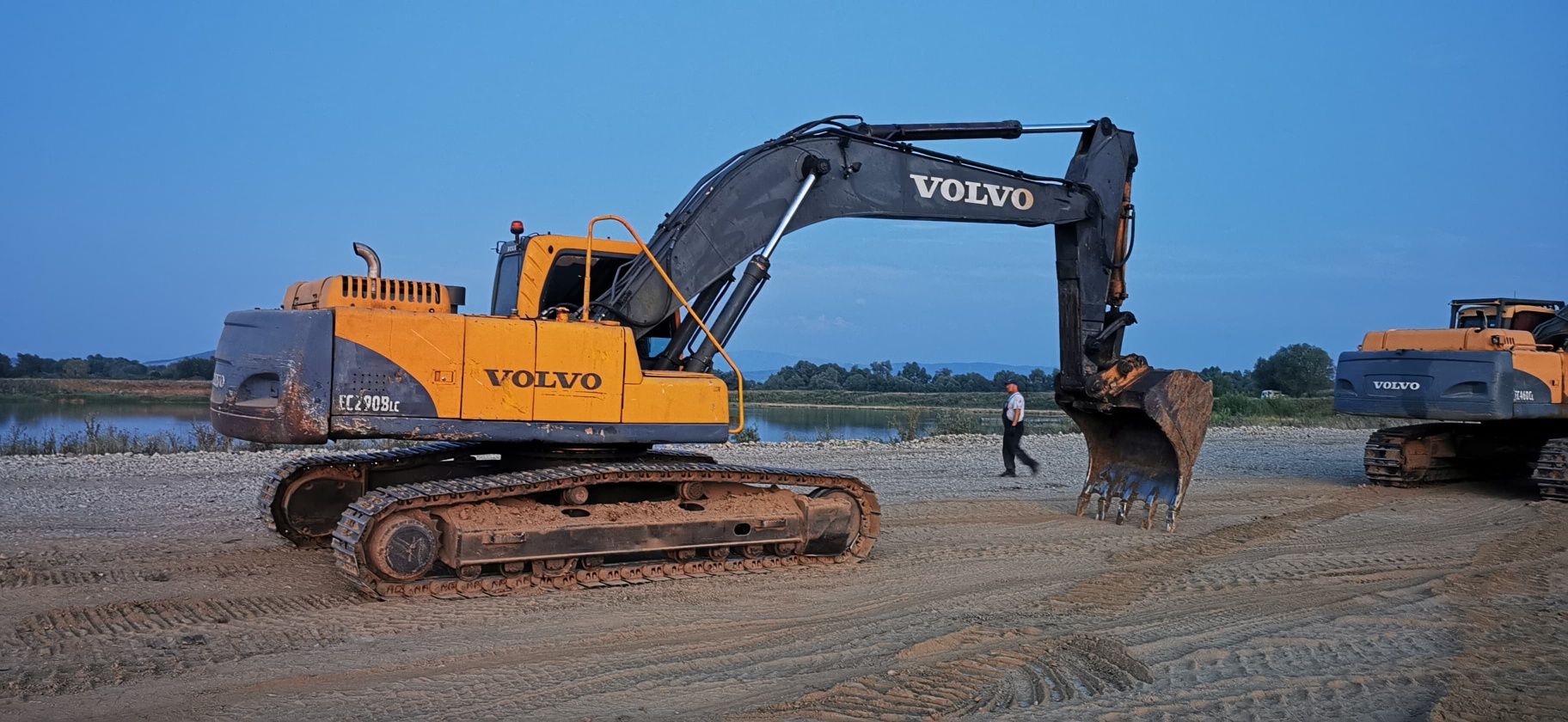 Excavator Volvo  ec290blc