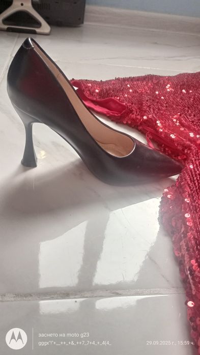 Рокля и официални обувки