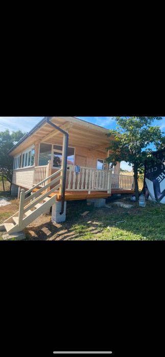 Изработвам дървени бунгала,навеси,огради и други.