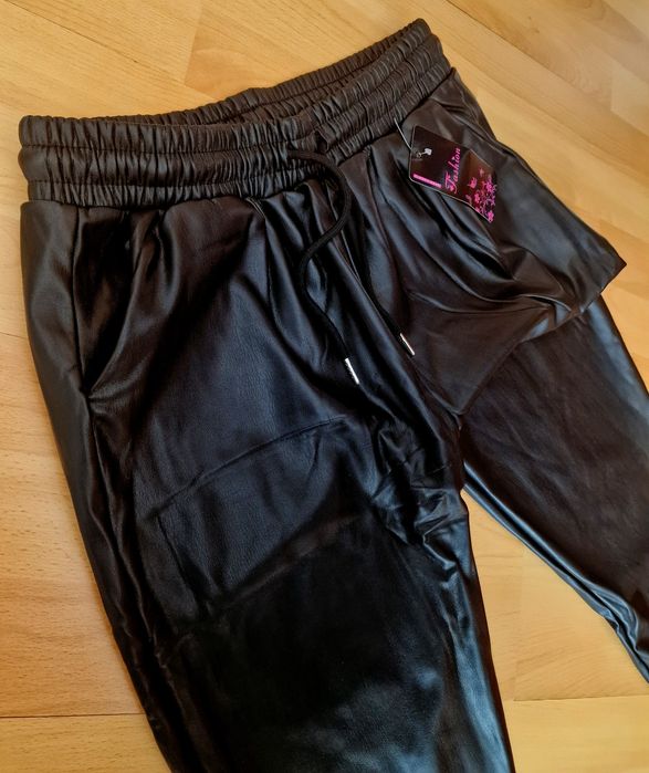 Pantaloni piele eco, buzunare laterale,new model, Italia