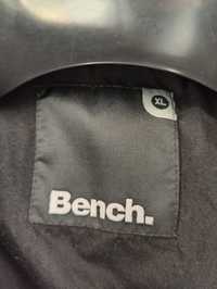 Geaca superbă marca Bench