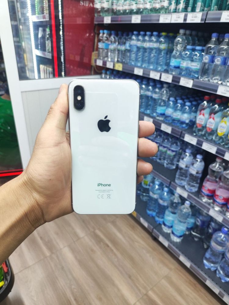 Iphone X , yomkost 90%