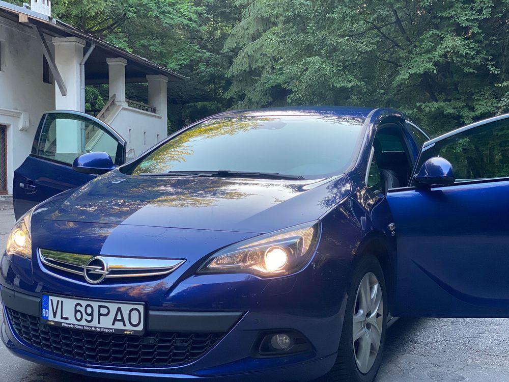 Vand  Opel Astra J GTC pachet OPC
