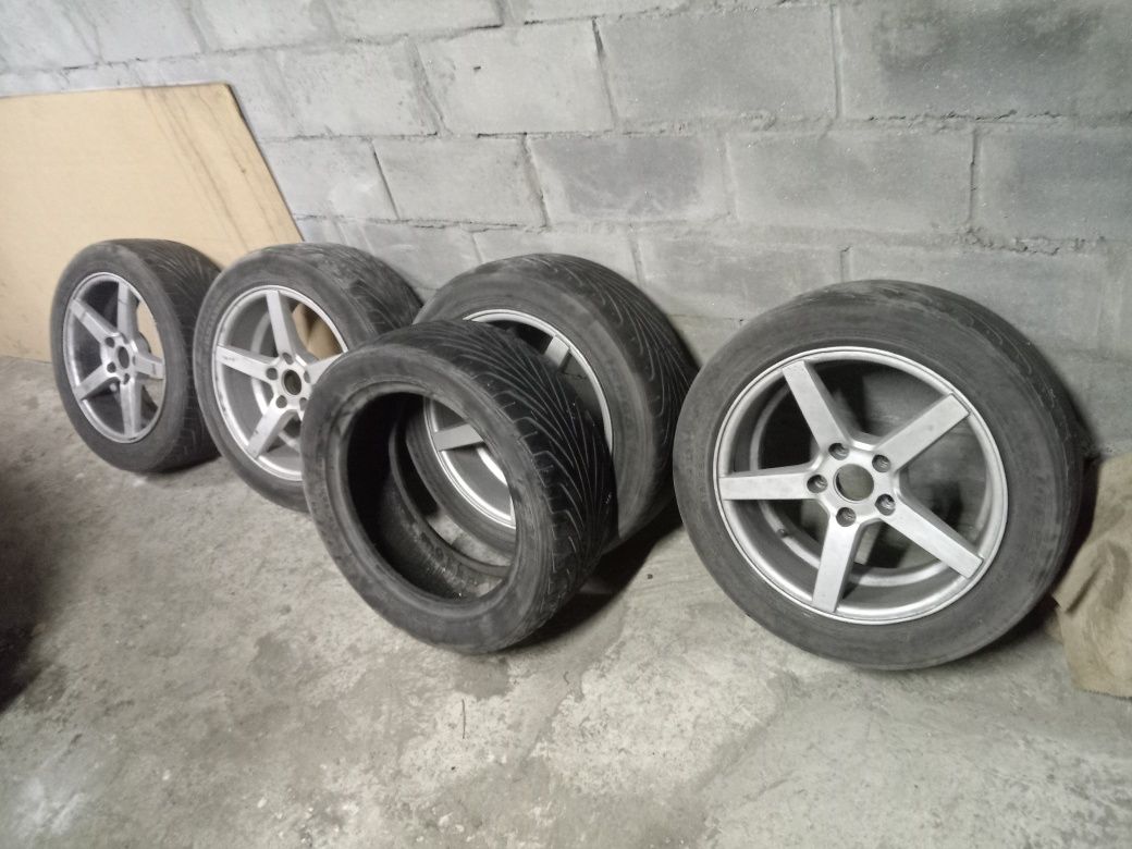 Продам колеса в сборе диски с резиной летняя БМВ 5х120 R17 Vossen