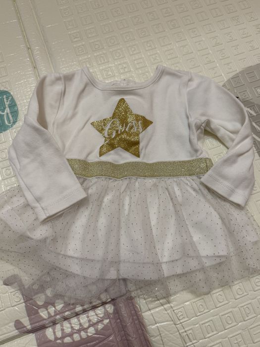 Роклички на Guess 6-9 месеца