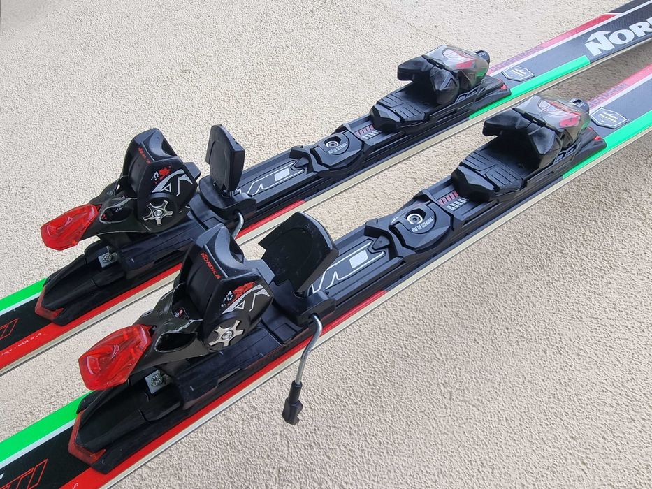 Schiuri Nordica spitfire T1, lungime 156cm