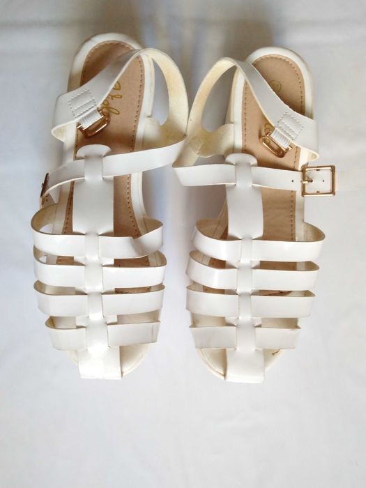 Sandale cu toc gros platforma