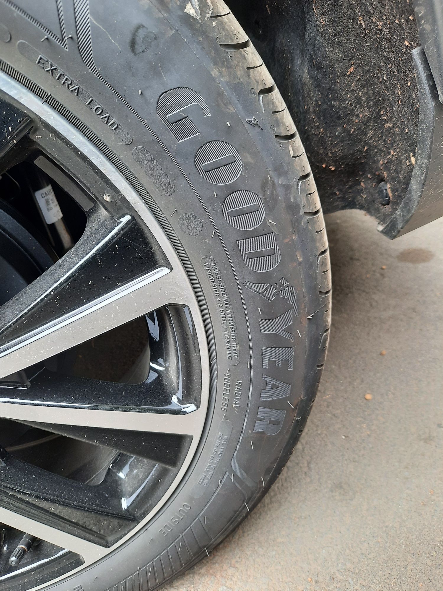 Cauciucuri de vara Goodyear EfficientGrip,215/55/17,aproape noi, 2023