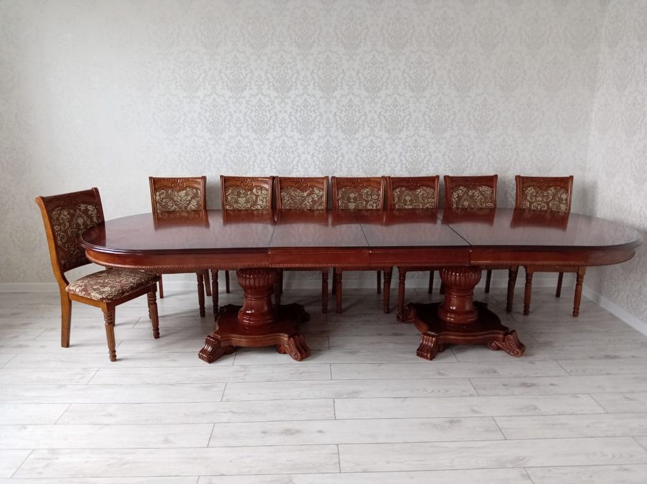 Стол, орындықтарымен сатылады