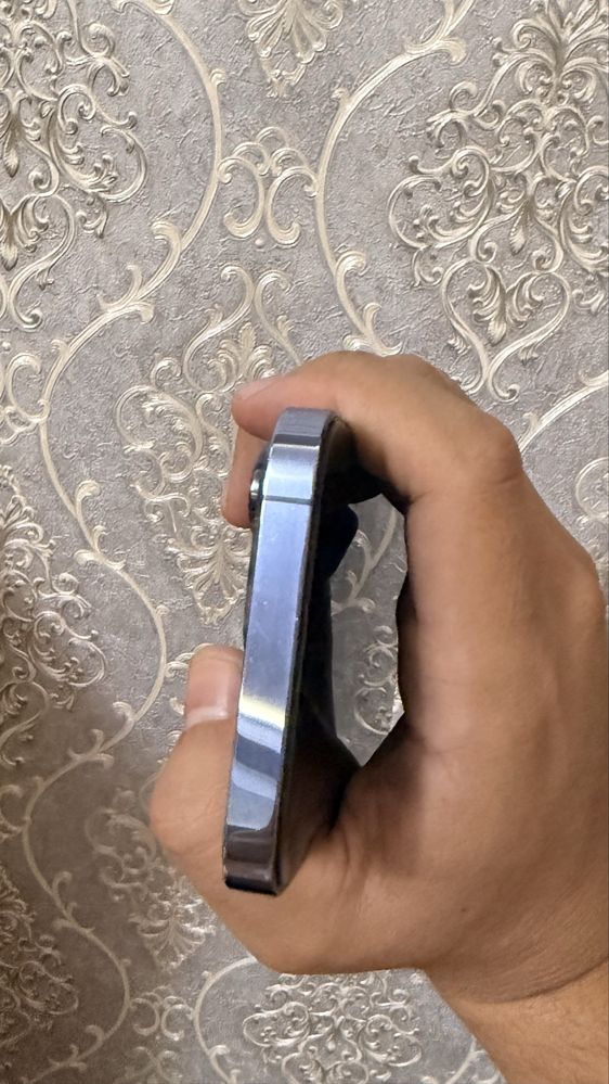 Iphone 13 pro ayfon 13 pro 256gb blue sotiladi aybi yo face ishlidi
