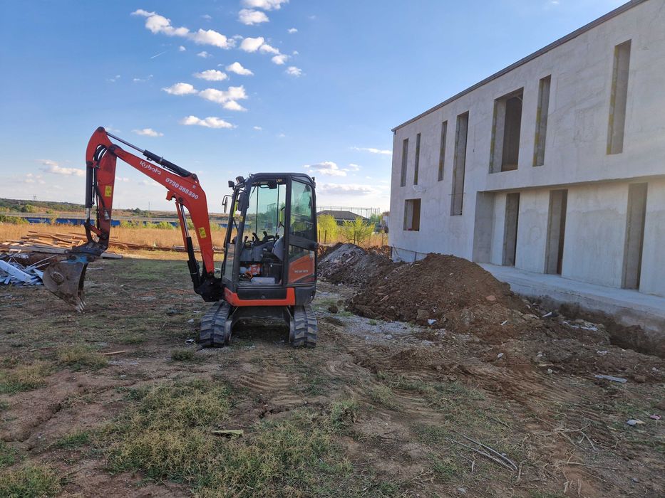 excavator cu deservent