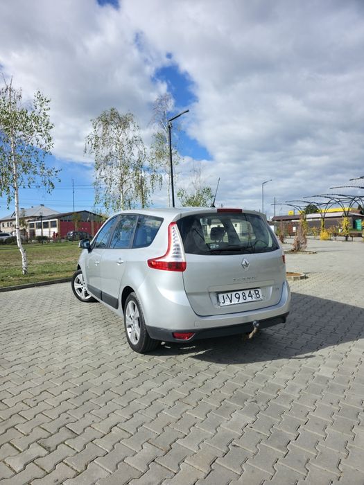 Renault Grand Scenic 

Motor 1.5 Dci

Cutie manuala 6+1 trepte

Km:265
