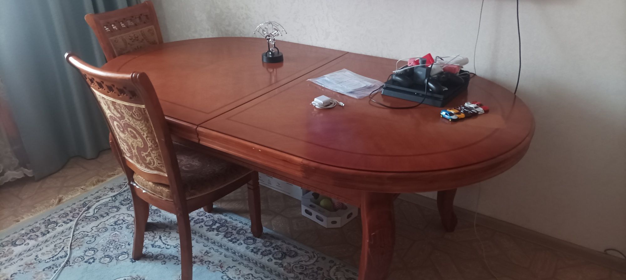 Комплект стол и стулья