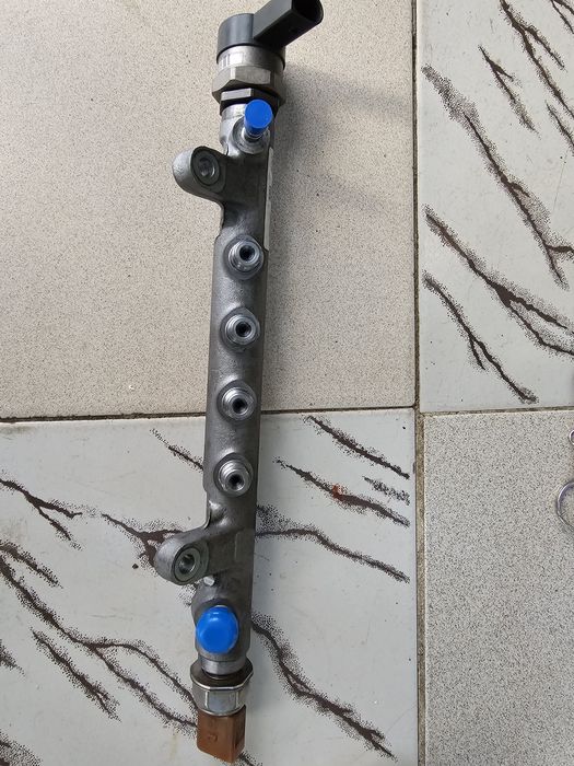 Rampă injectoare Passat CC 2.0 TDI 270CP 2011