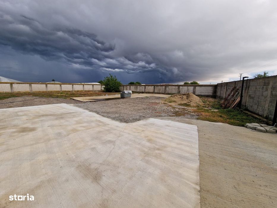 Teren intravilan 660 mp + livadă 2140  mp Racovița (DB)