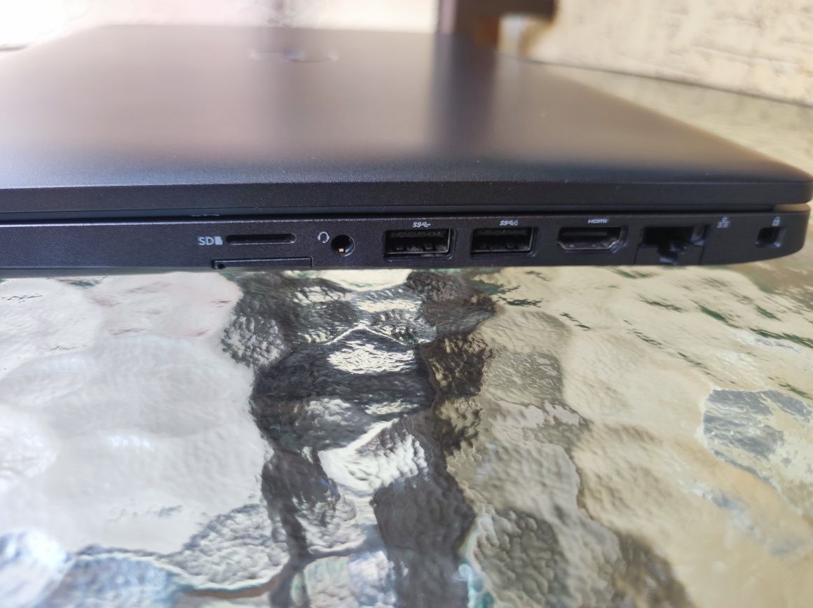 Dell latitude 5400 i5 8th generation 16 gb ram 14" екран 256 gb SSD