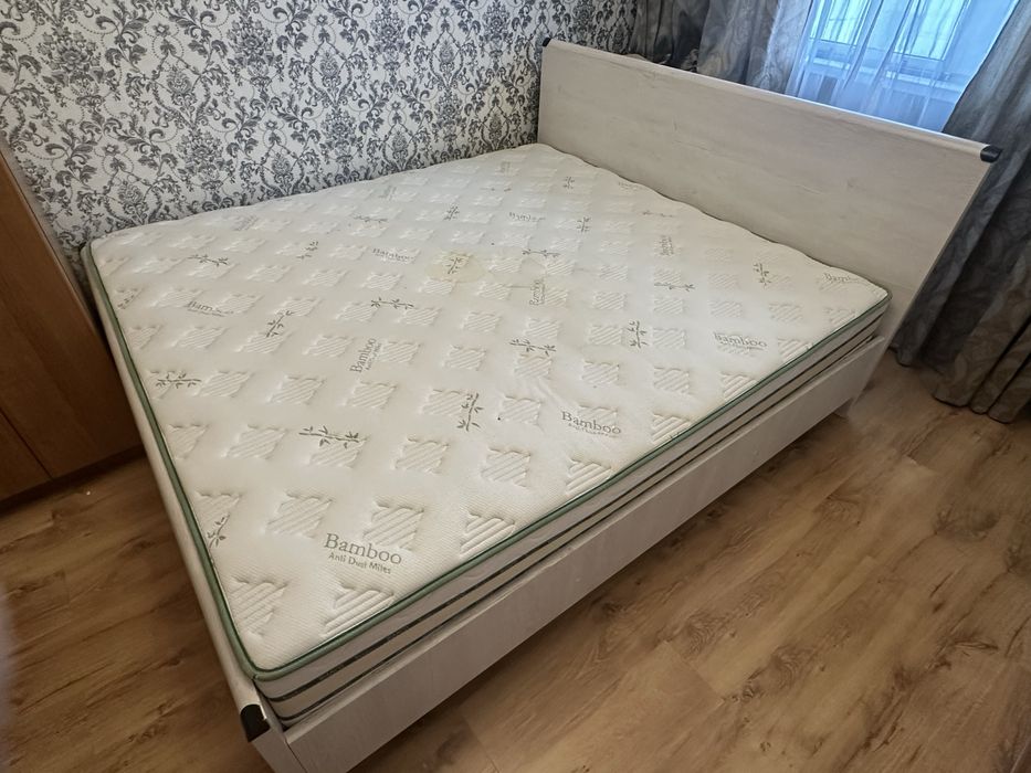 Двуспальная кровать 180*200