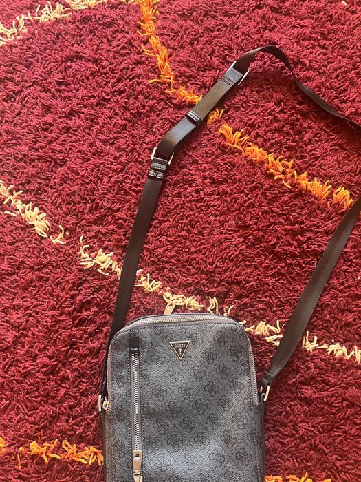 DOAR IN IASI! vand borseta guess nu trimit in tara