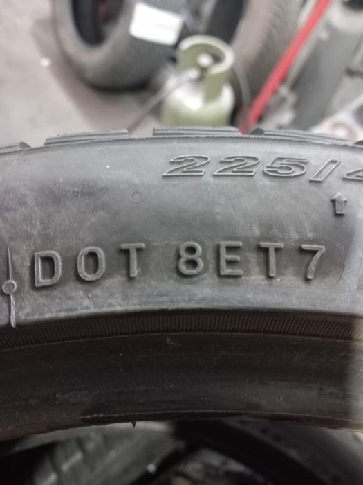 Nexen 225/40 R18 зимни гуми