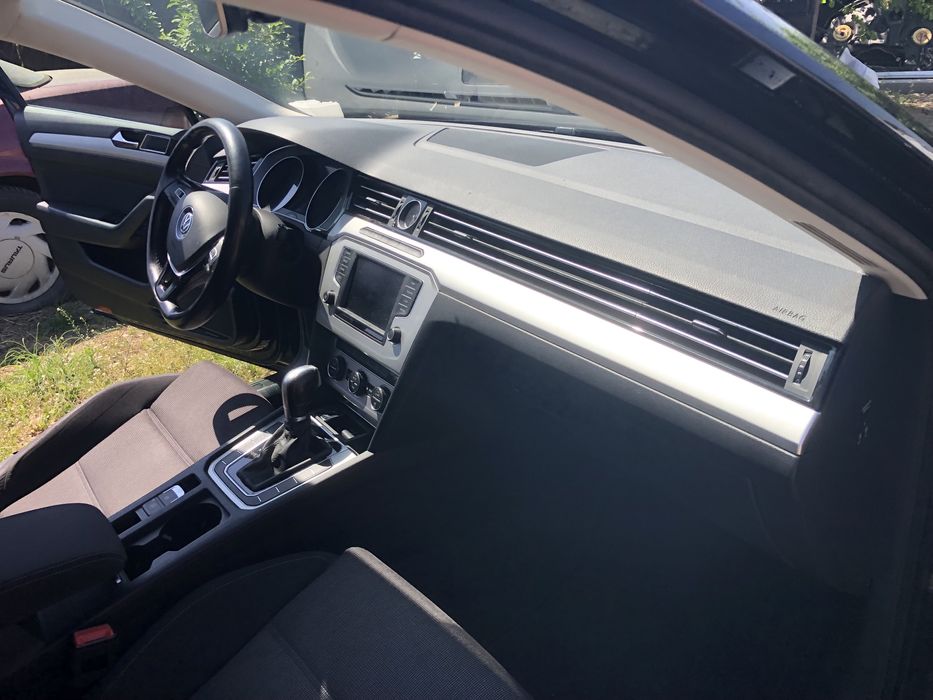 Haion Hayon spate Vw Passat B8 albastru LH5X 2015- ( tabla si luneta )