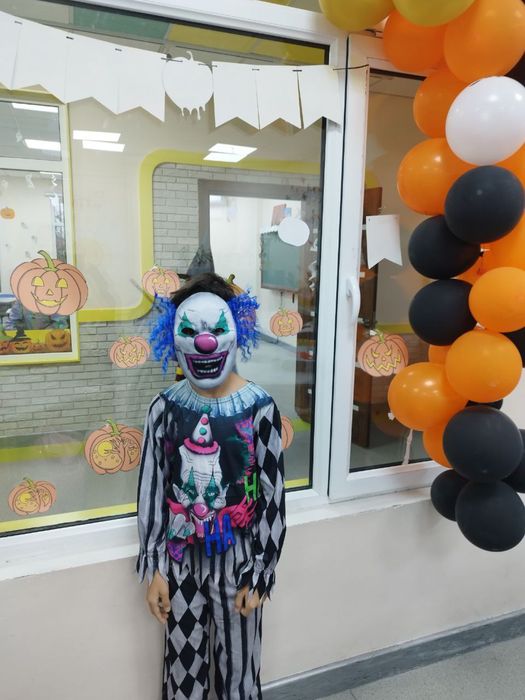 На 8-9 лет классный костюм на hallowenn