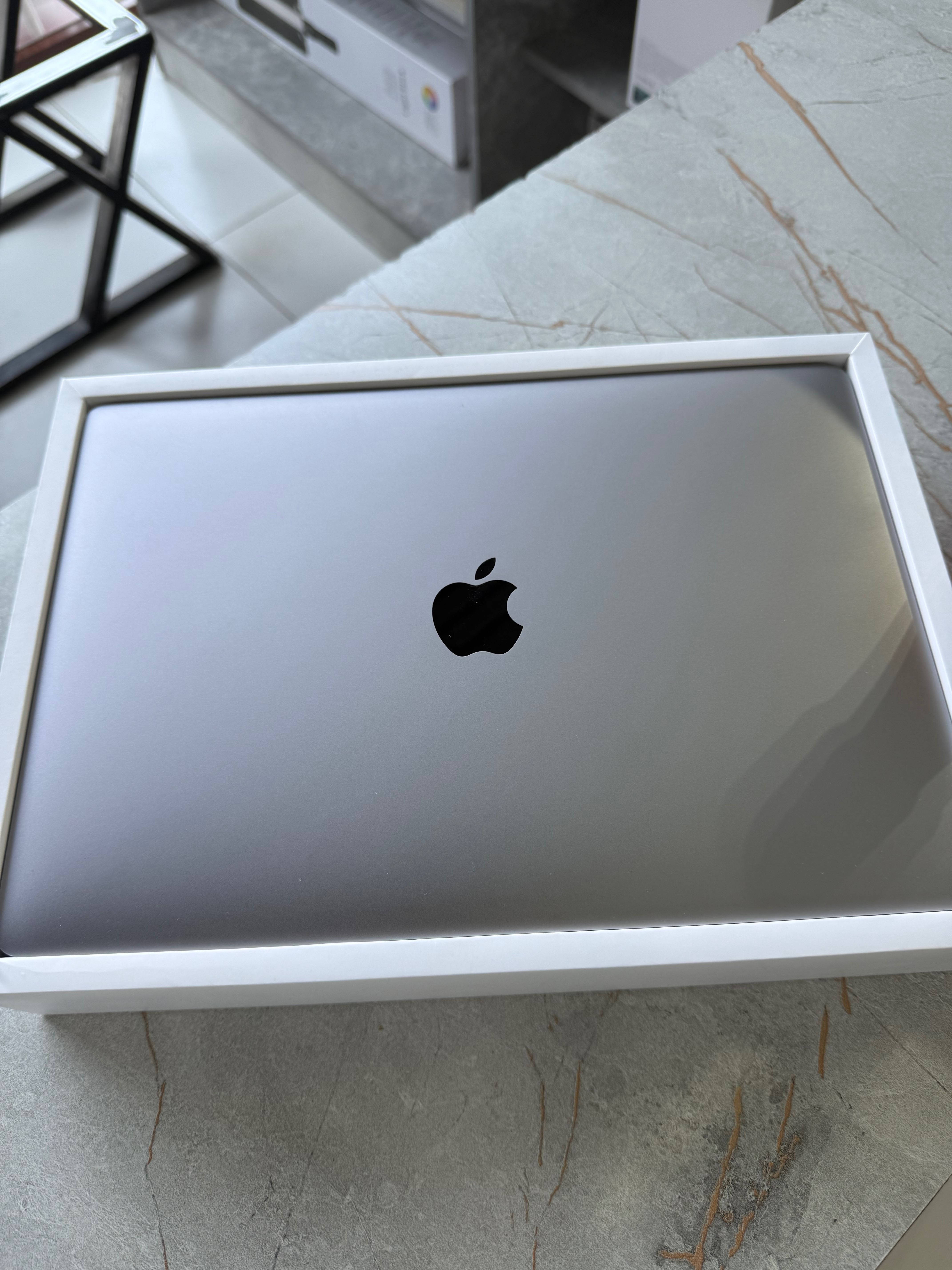 MacBook Pro M2 8/256Gb