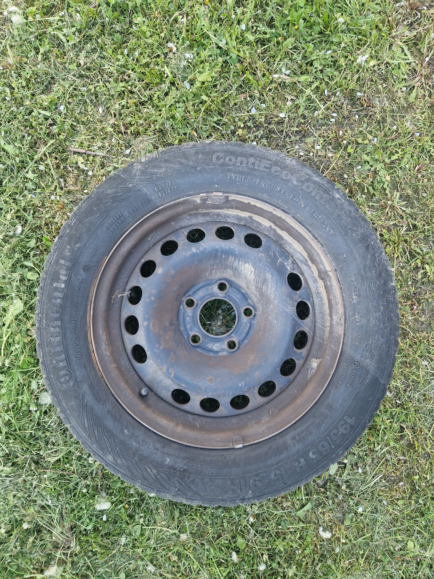 4 anvelope vara cu janta 195/65 R15