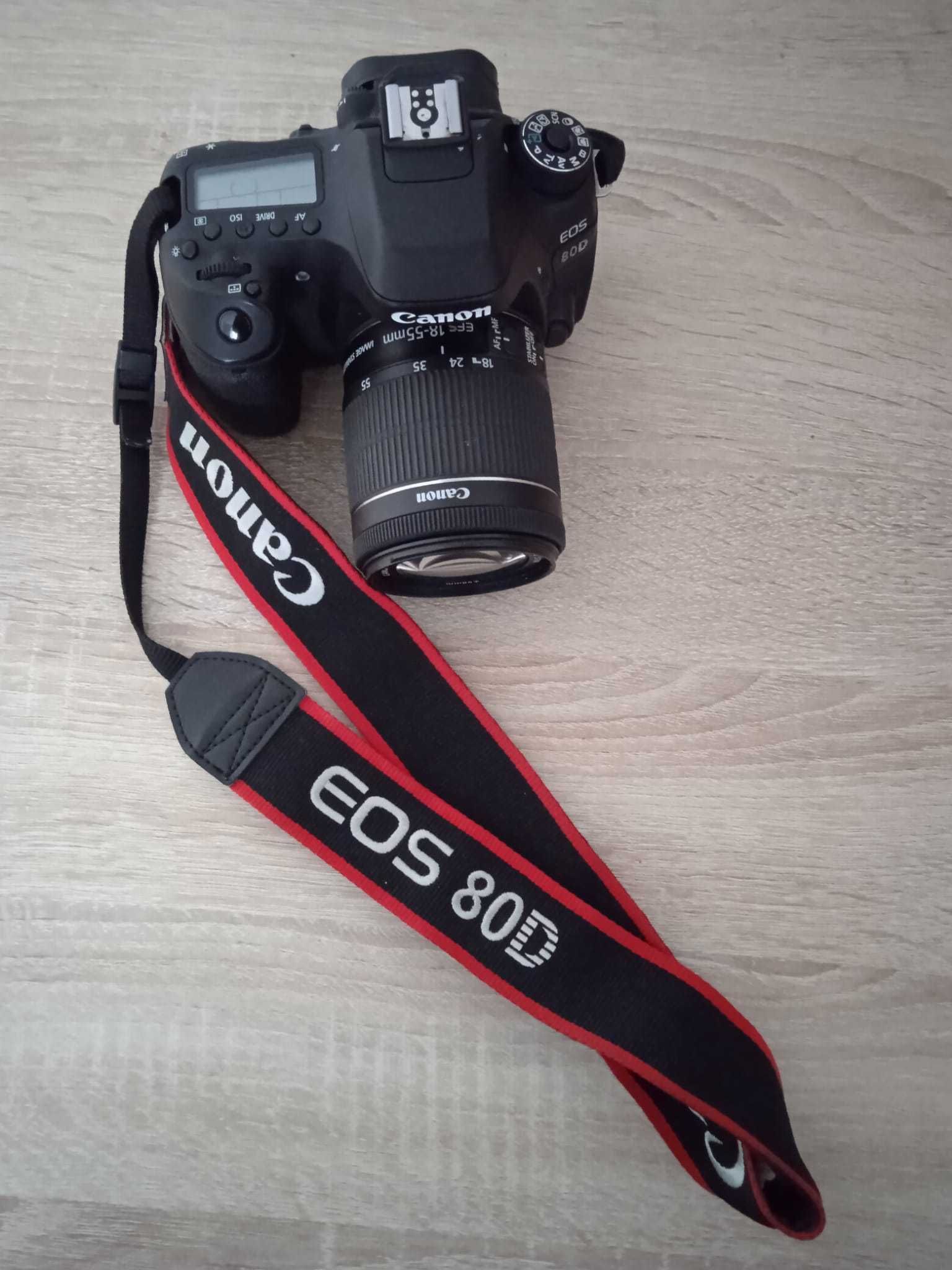 Aparat foto DSLR Canon EOS 80D + Obiectiv EF-S 18-55mm IS STM