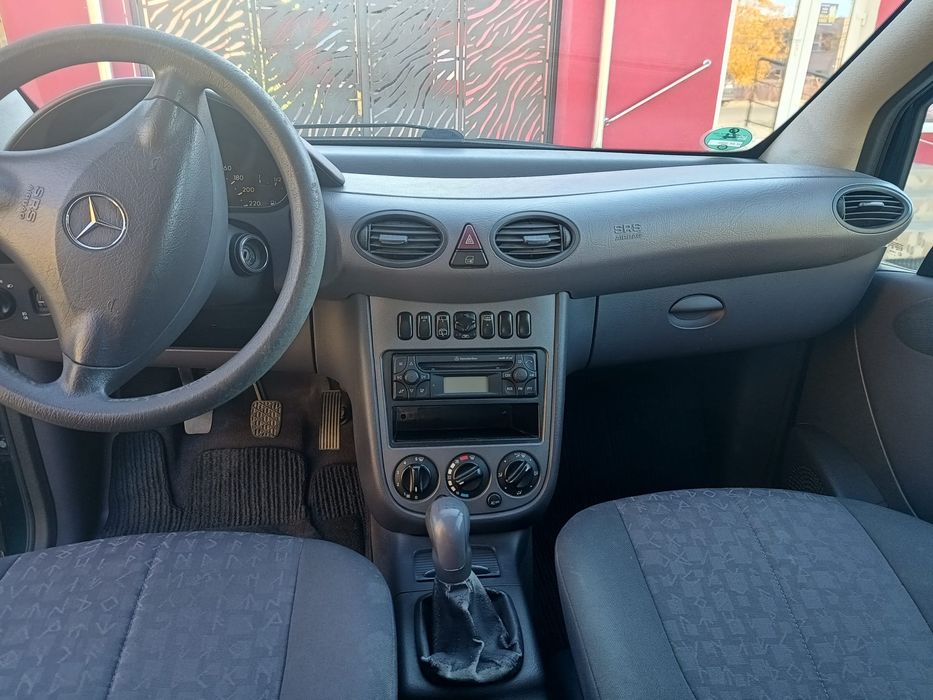 Vând Mercedes A class 1.4 benzina