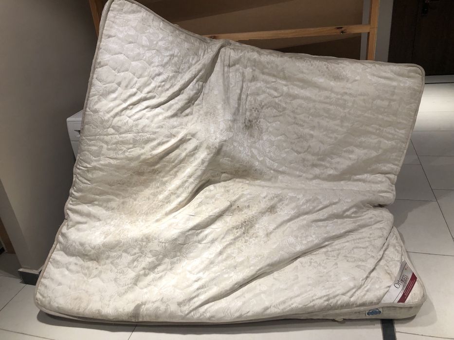 Отдам даром матрац, шкафчик под мойку, увлажнитель воздуха.