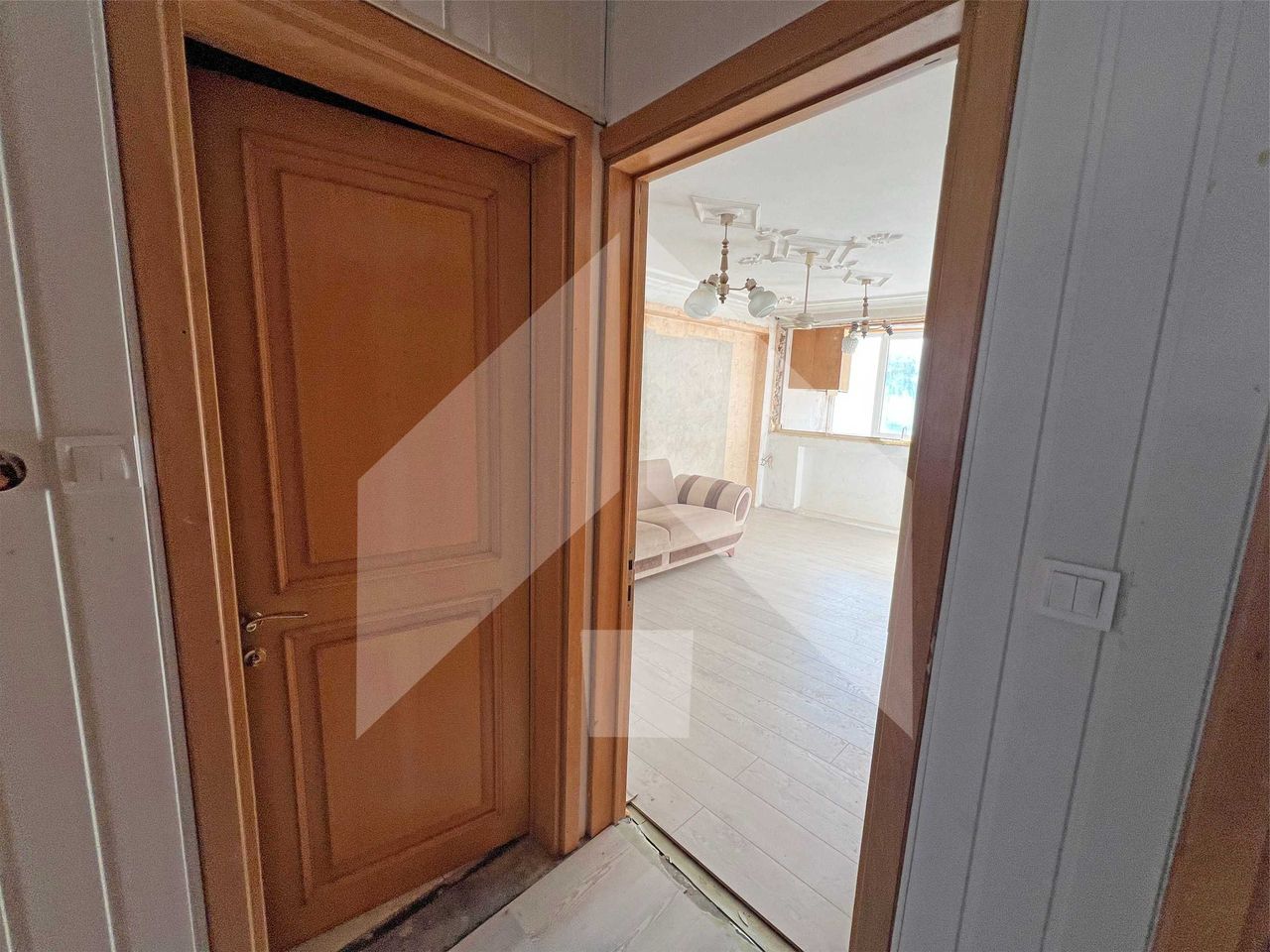 Продава се Двустаен апартамент в Нови пазар - 60 кв.м за 1148 €/кв.м - Снимка #15