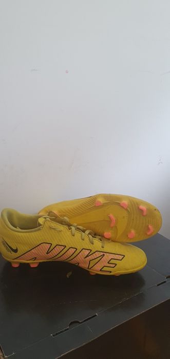 Adidasi fotbal nike mărimea 42