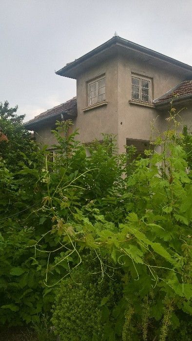 къща,вила, с двор село Бутово област Велико Търново
