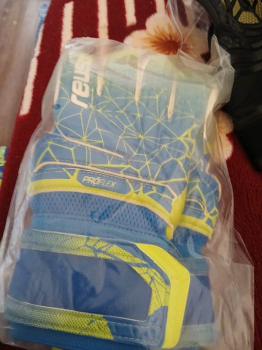 Vând mănuși de portare