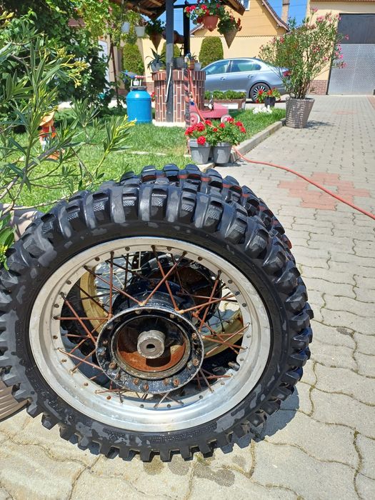 Vand roti cross in stare buna!