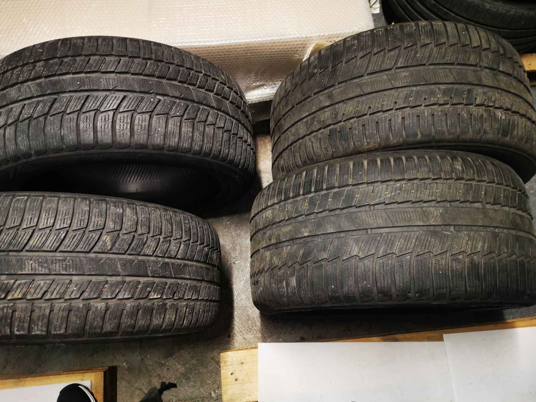 Зимни гуми 20 спорт пакет 275/40/20 2 бр. 315/35/20 2бр.  TOYO snowpro