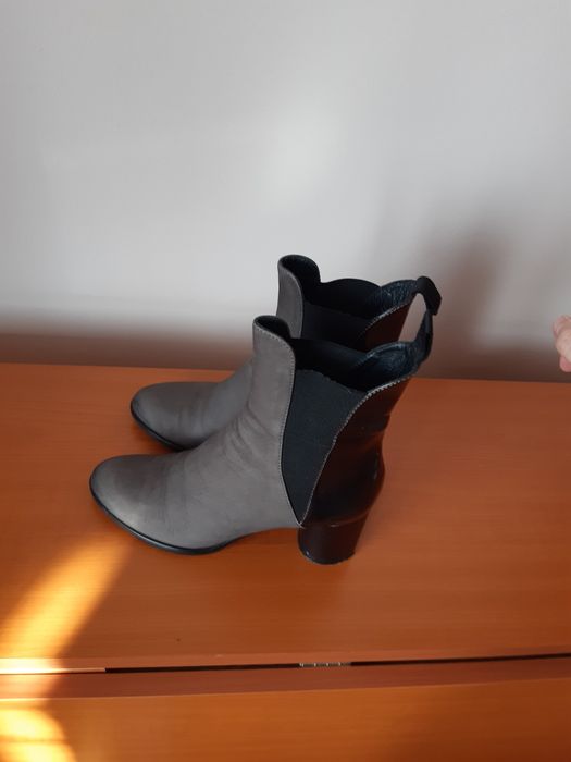 Botine din piele naturala