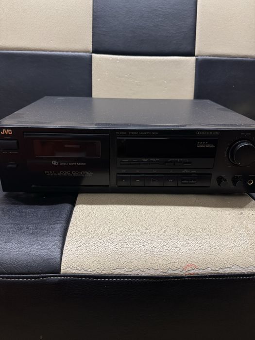 Магнитофонная дека JVC