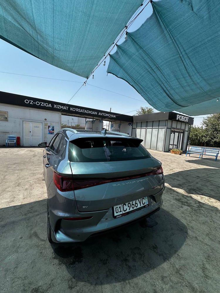 BYD e2 405km электромобиль