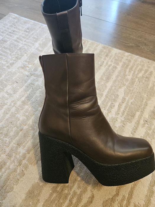 Боти Pinko. Естествена кожа.