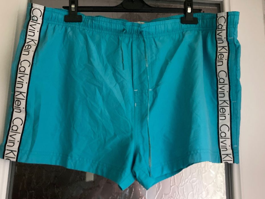 Pantaloni Calvin Klein!