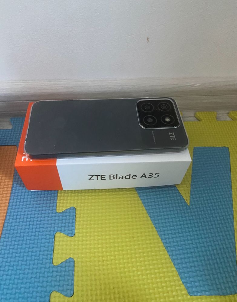 Vand pachet de 3 telefoane