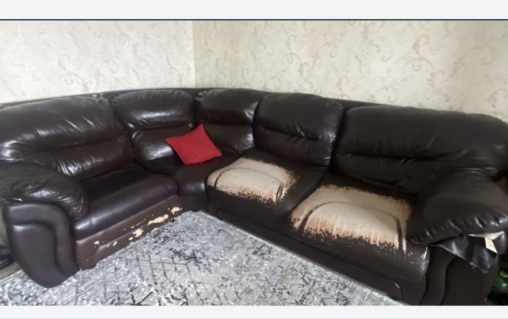 Продам диван кожаный угловой