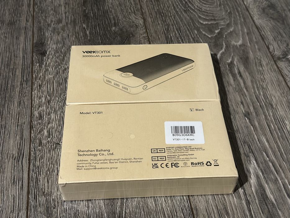 Powerbank-uri noi, sigilate / baterii externe cu incarcare solara