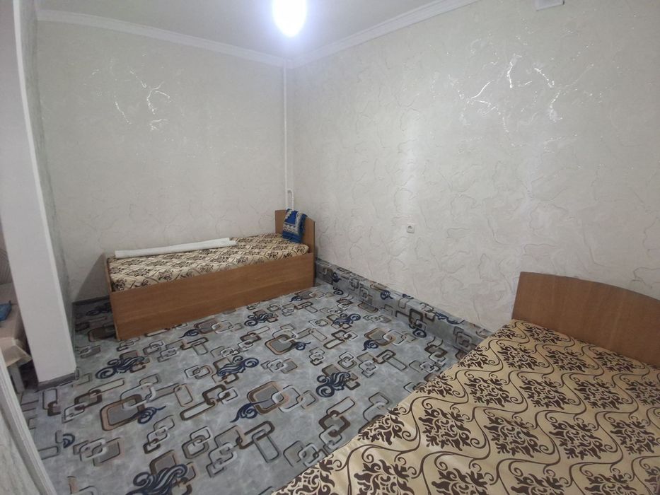 Калеенский Массив. Осиё маркет худудида 2 хонали квартира ижара