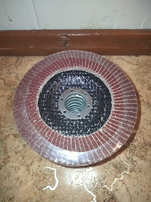 Диски лепестковые [Для зачистки и шлифовки]