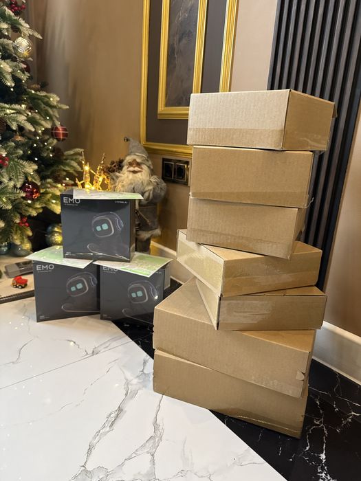 Робот EMO на русском языке с искусственным интеллектом