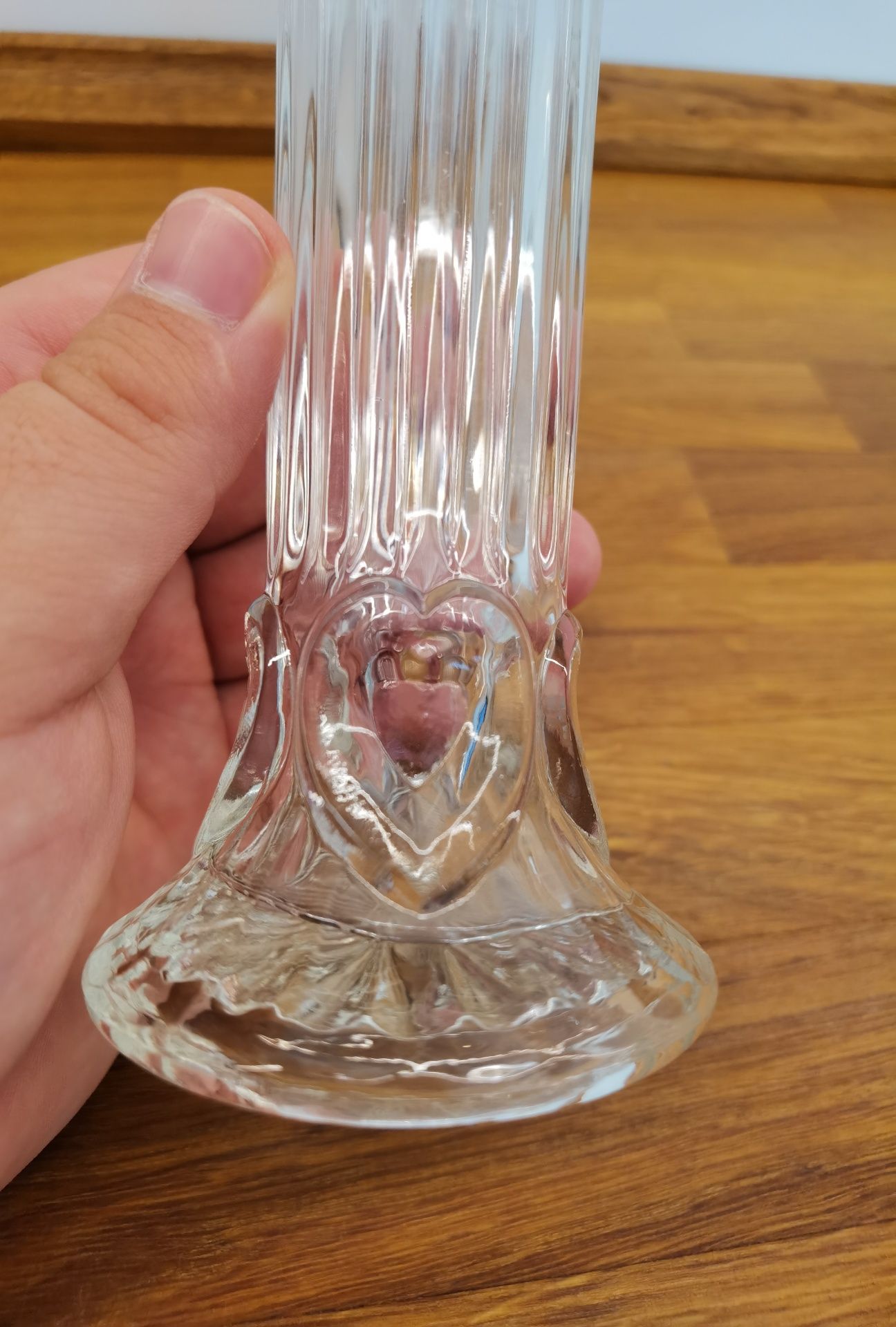 Малка стъклена вазичка