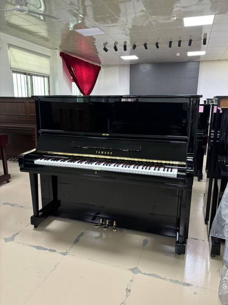 Yangi pianino sotiladi
